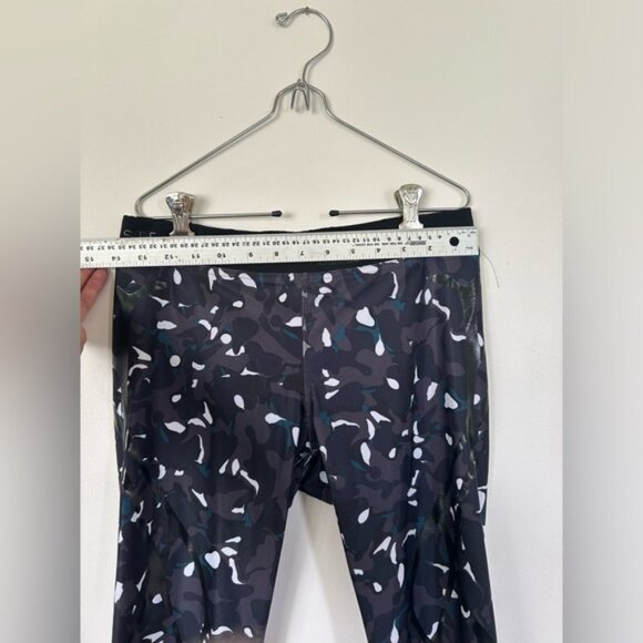 💥⭐️❤️HOST PICK❤️⭐️💥 Stella McCartney x Adidas camo print/mesh leggings - Picture 10 of 12